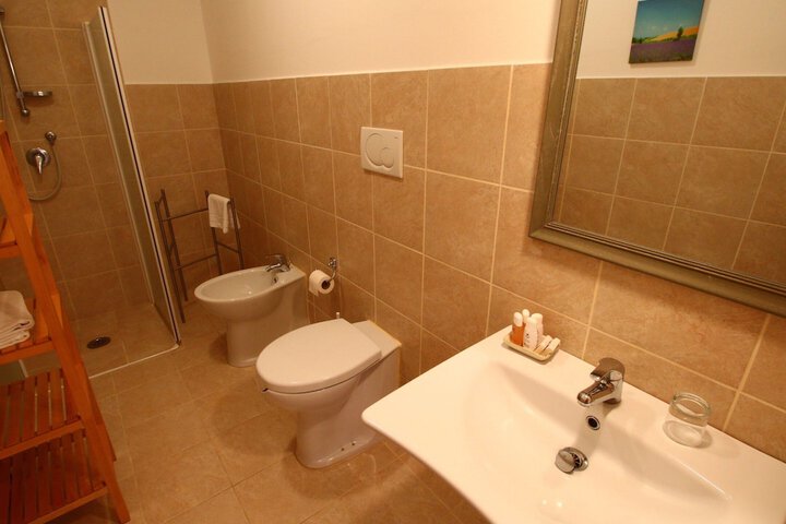 Room 12 of 42
