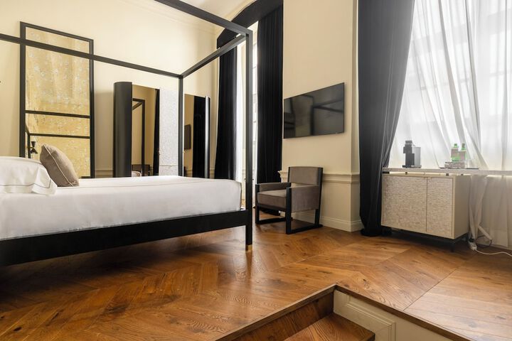 Room 20 of 107