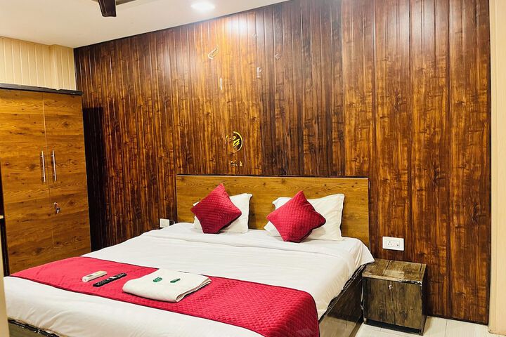 Room 10 of 27