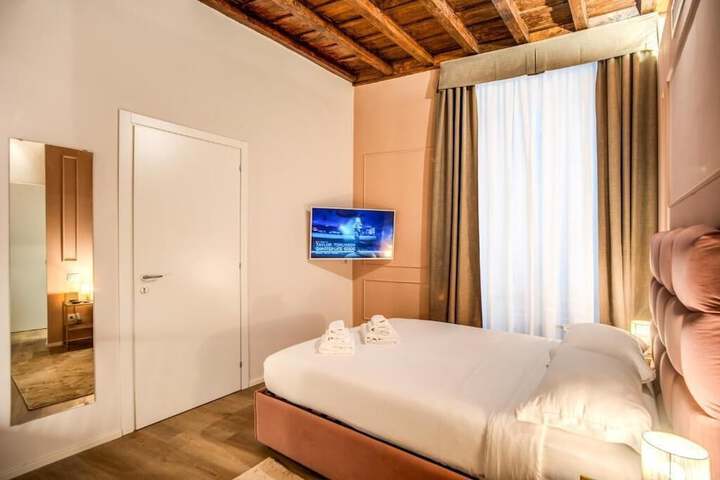 Room 27 of 39