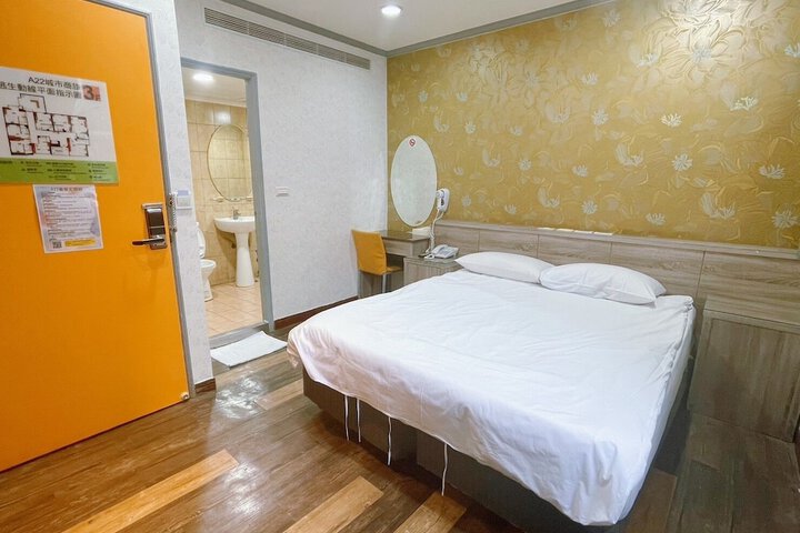 Room 21 of 31