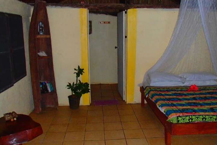 Room 4 of 38