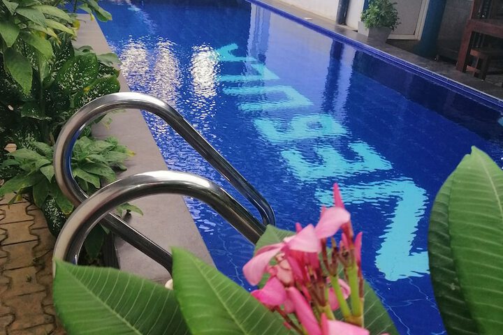 Pool 30 of 52