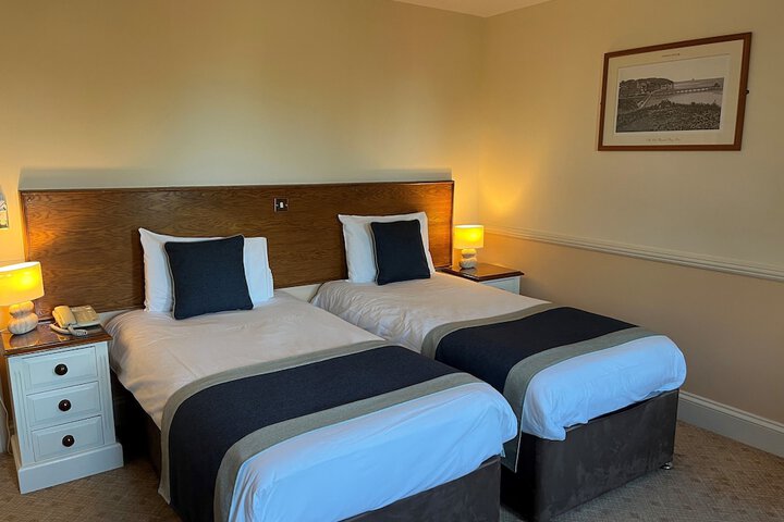 Room 12 of 28
