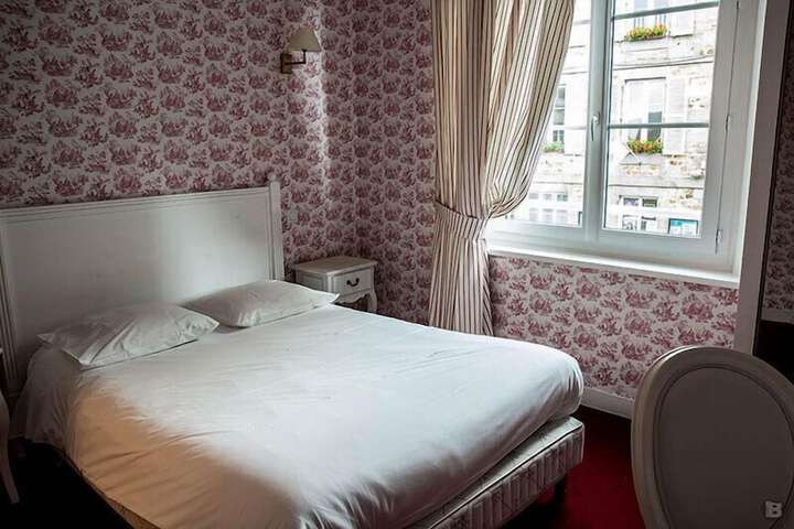Room 5 of 28