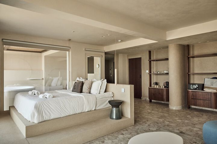 Room 48 of 212