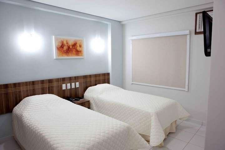 Room 12 of 38
