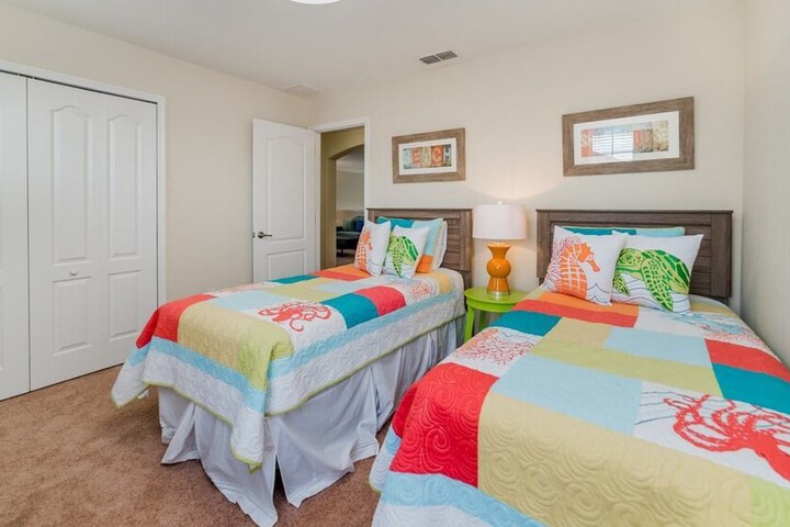 Room 8 of 31