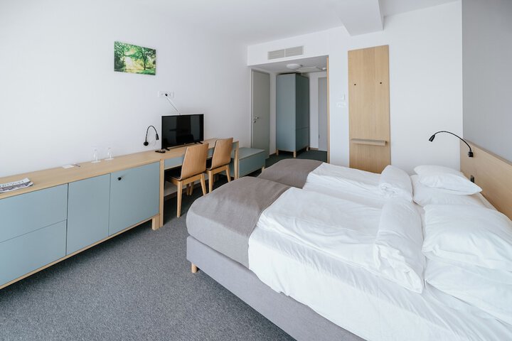 Room 5 of 46