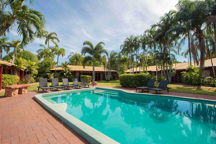 Hotel Pool