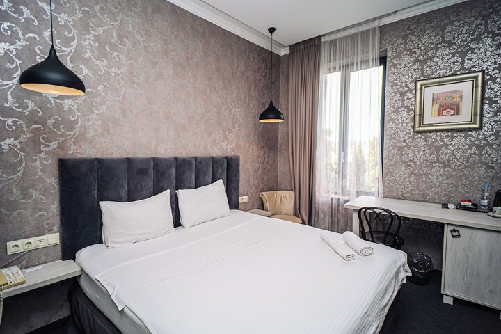 Room 43 of 163