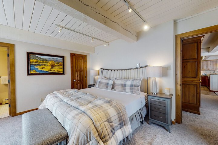 Room 5 of 1000