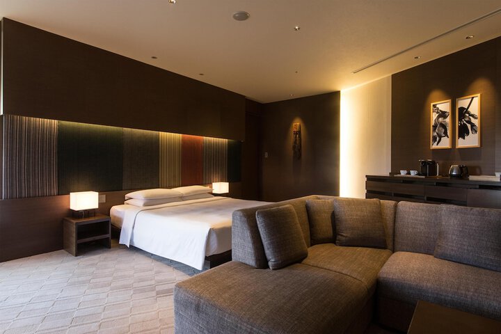 Room 28 of 108