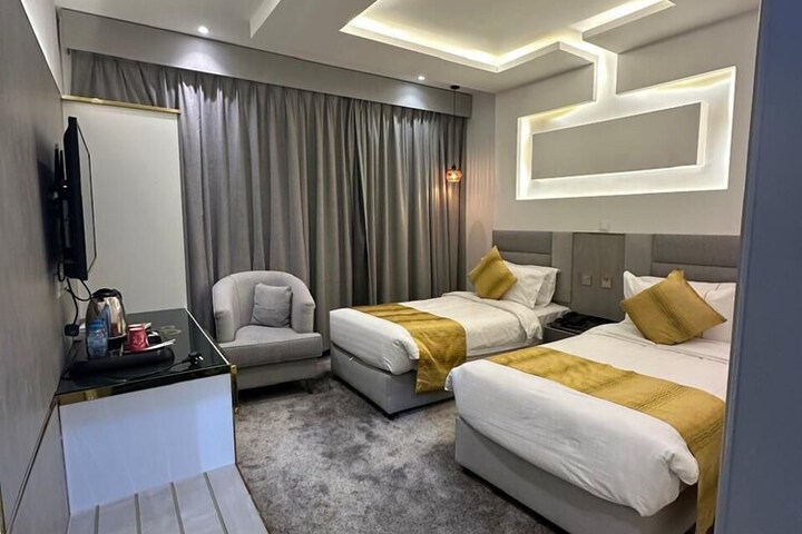 Room 25 of 43