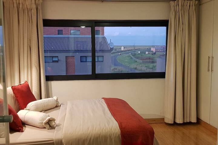 Room 2 of 41