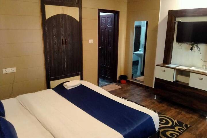 Room 4 of 10