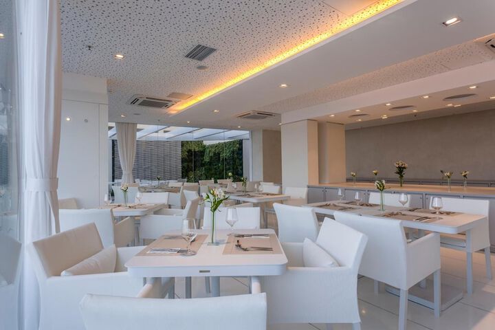Dining 62 of 79