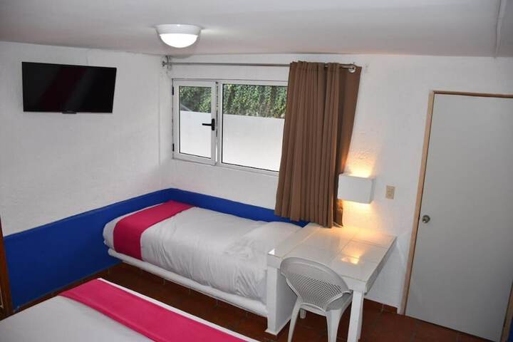 Room 11 of 25