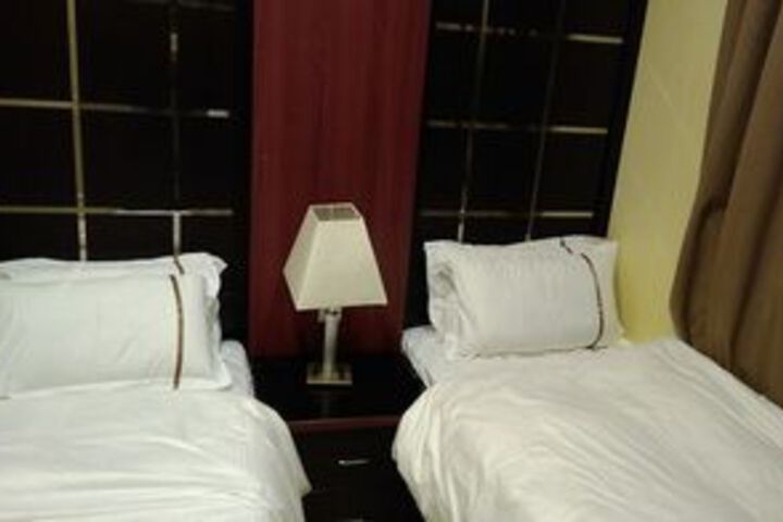 Room 7 of 39