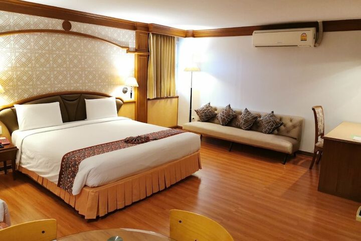 Room 21 of 48
