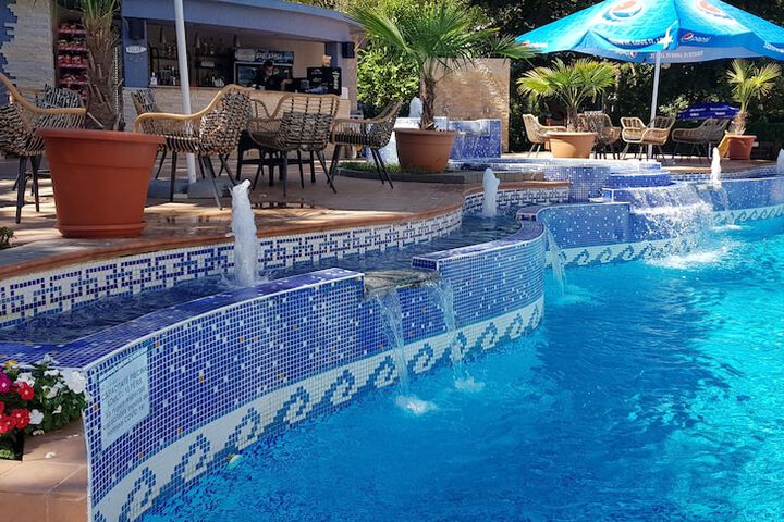 Pool 56 of 113
