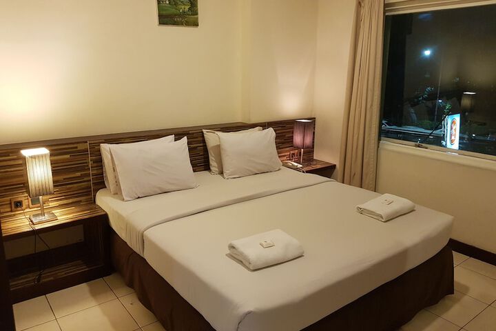 Room 10 of 48