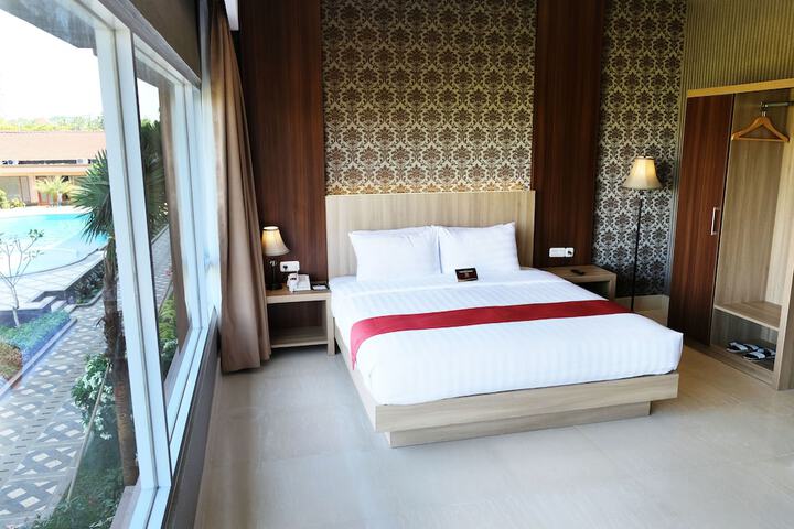 Room 6 of 30