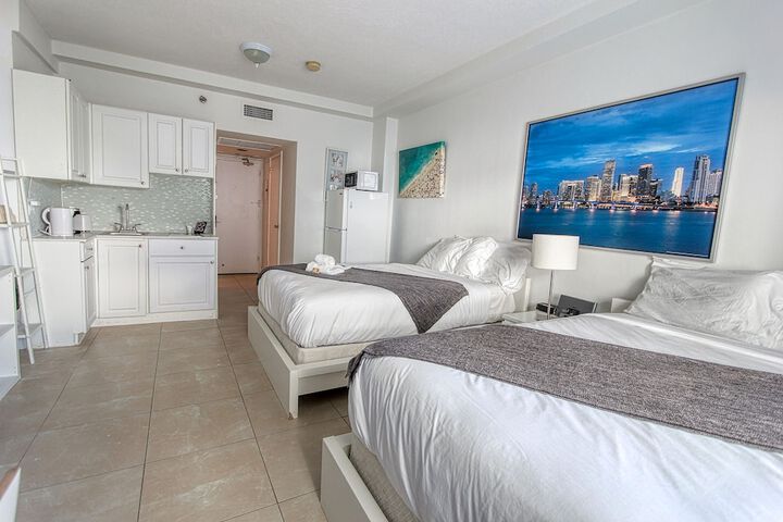 Room 18 of 244