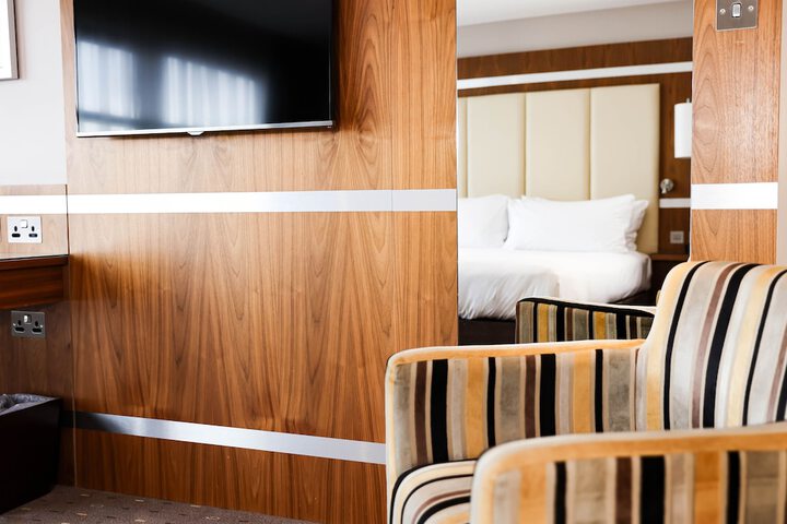 Room 4 of 121