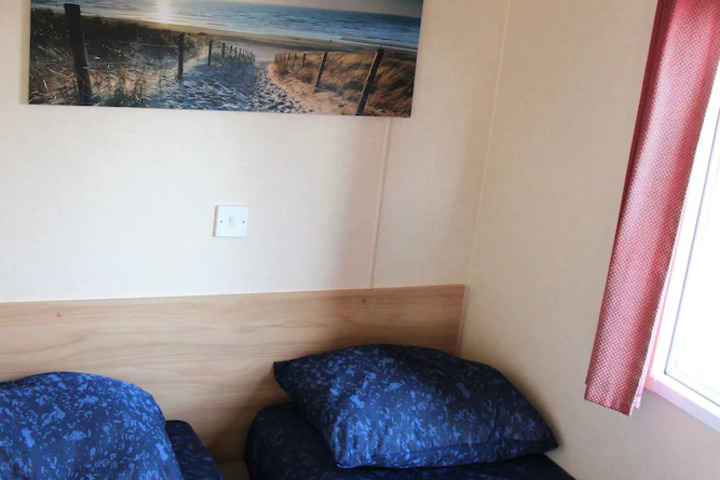 Room 1 of 2