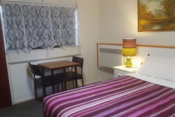 Room 10 of 40