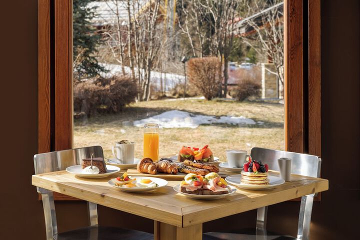 Breakfast/Coffee Service 75 of 101