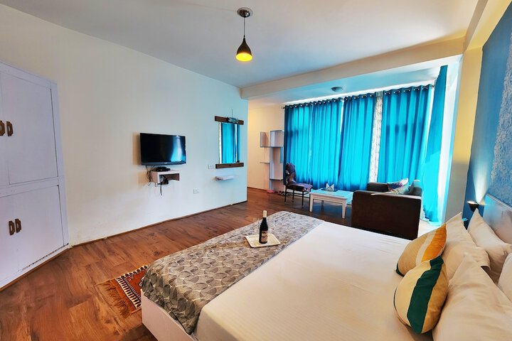Room 2 of 56