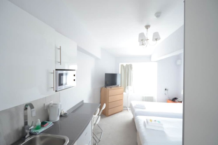 Room 226 of 371