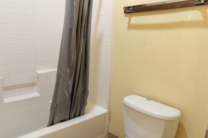 Room 18 of 19