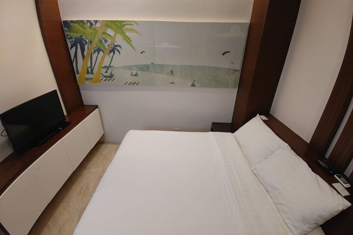 Room 4 of 55