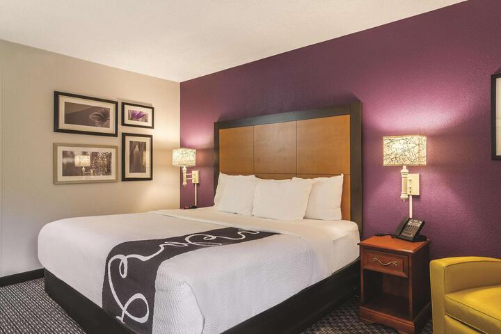 1 King Bed (9 of 14)