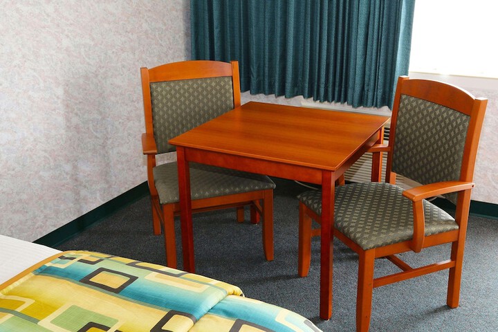 2 Queen Beds (1 of 9)