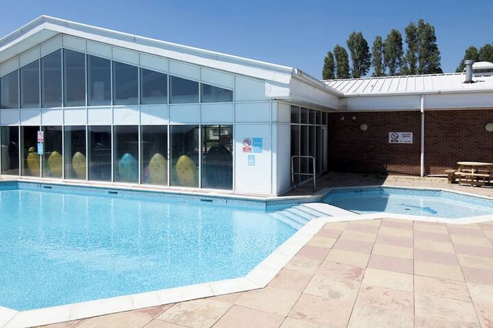 Pool 14 of 23