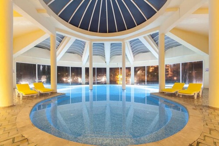 Pools & Facilities