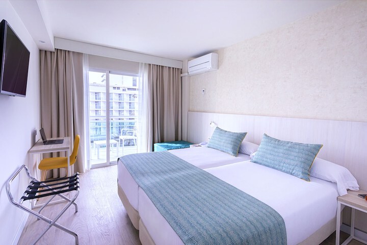 Room 9 of 87