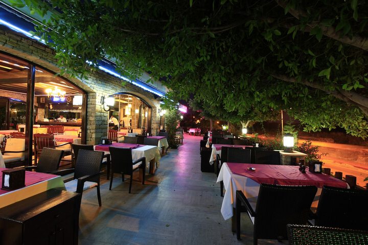 Dining 49 of 60