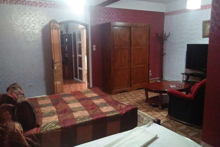 Room 13 of 62