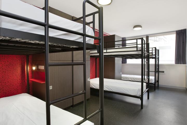 Room 7 of 82