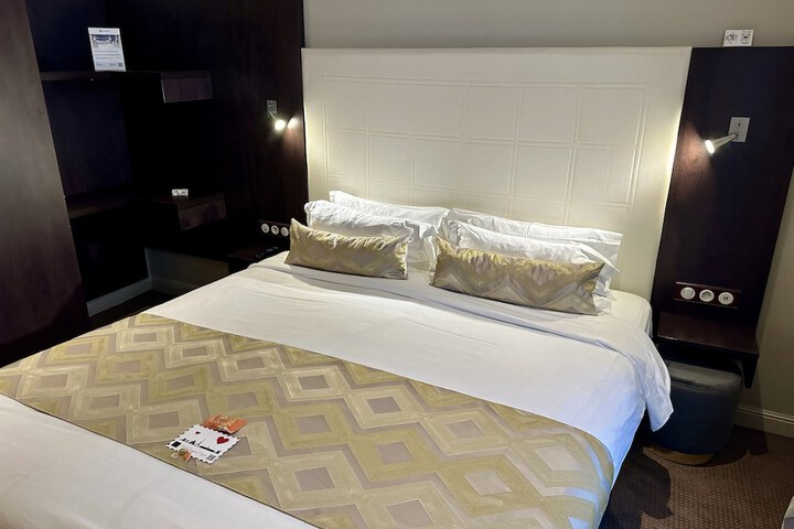 Room 43 of 91