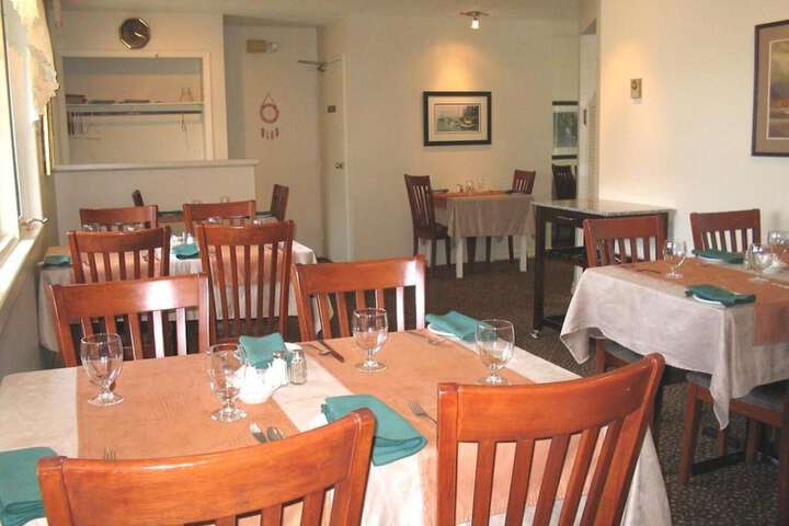 Dining 13 of 20