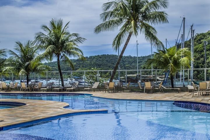 Pools & Facilities