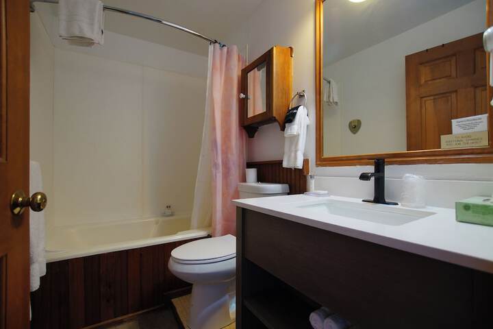2 Bedrooms Traditional Suite King and Queen Bed Pool View Balcony (9 of 46)