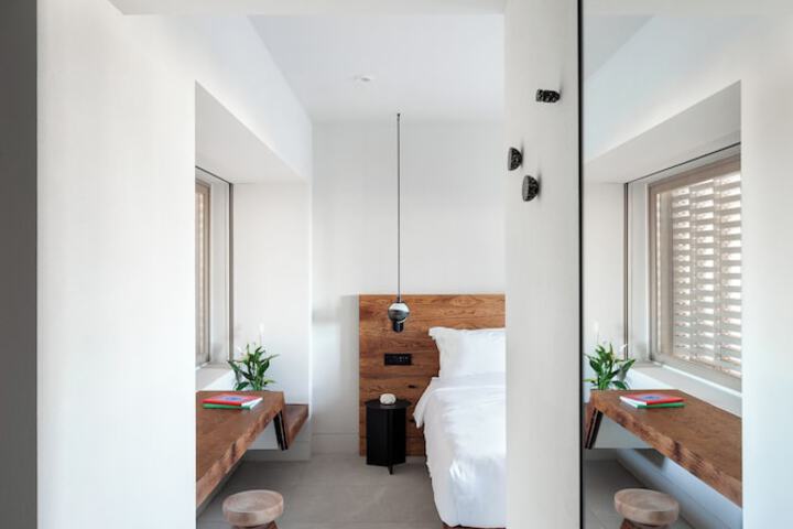 Room 49 of 251