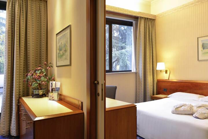 Room 15 of 85
